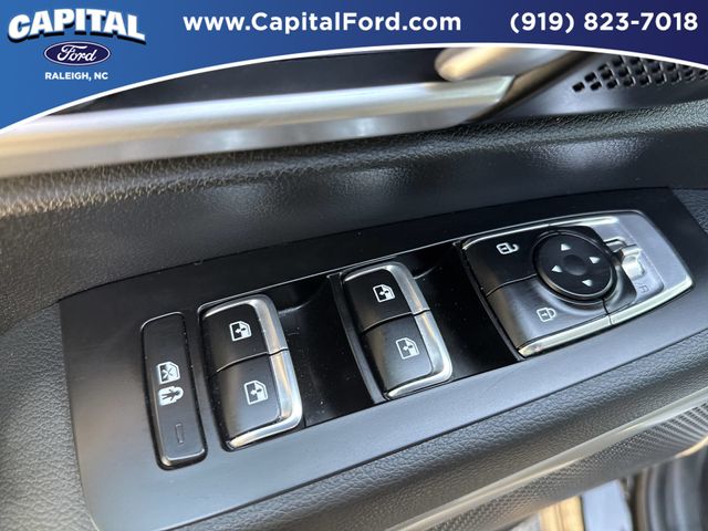 Used 2025 Black Kia S image 21