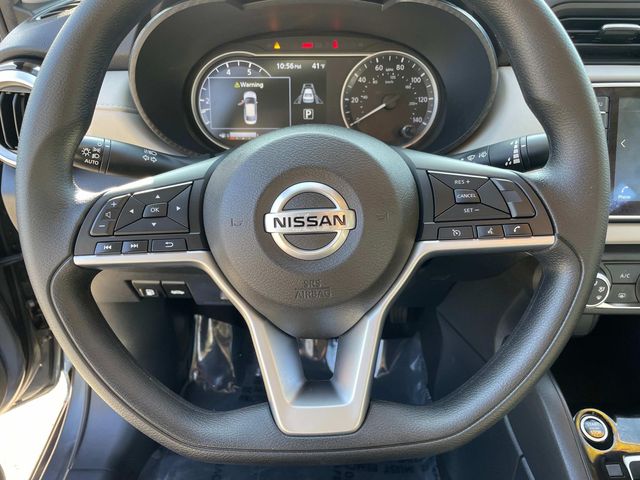 2022 Nissan Versa 1.6 SV 16