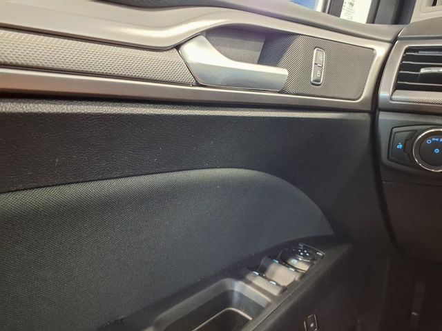2019 Ford Fusion Hybrid - Image 19