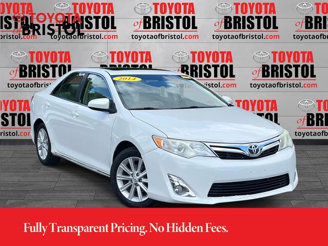 White (Blizzard Pearl) 2014 Toyota Camry XLE Sedan Front-Wheel Drive 6-Speed Automatic