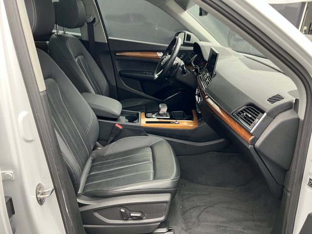 2023 Glacier White Metallic Audi Q5 40 Premium SUV