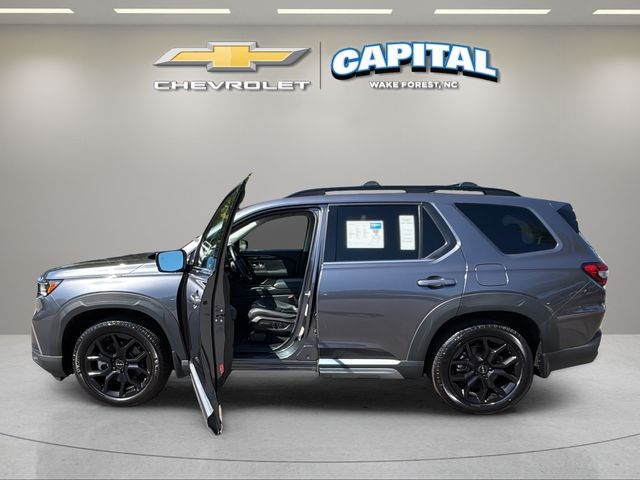 Used 2025  Honda Touring image 9