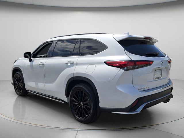 2023 Toyota Highlander - $37,999