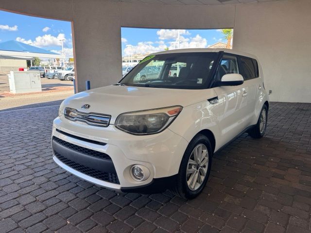 Clear White 2018 Kia Soul Wagon Front-Wheel Drive 6-Speed Automatic