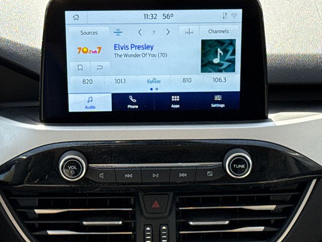 Used 2022 White Ford SE image 13