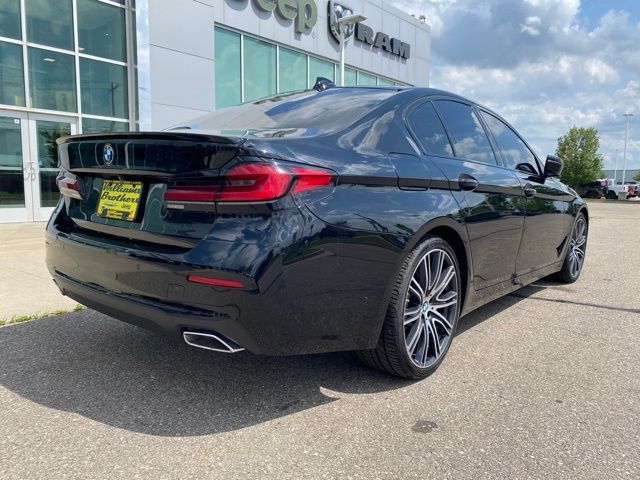 2022 BMW 5 Series 530i xDrive - Jet Black exterior view 5