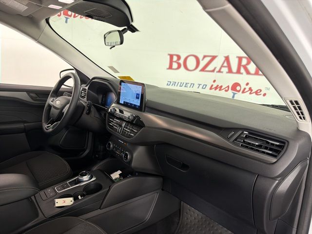 2023 Oxford White Ford Escape Active FWD SUV