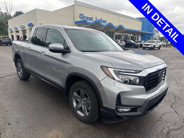 Lunar Silver Metallic 2023 Honda Ridgeline Pickup Truck All-Wheel Drive 9-Speed Automatic