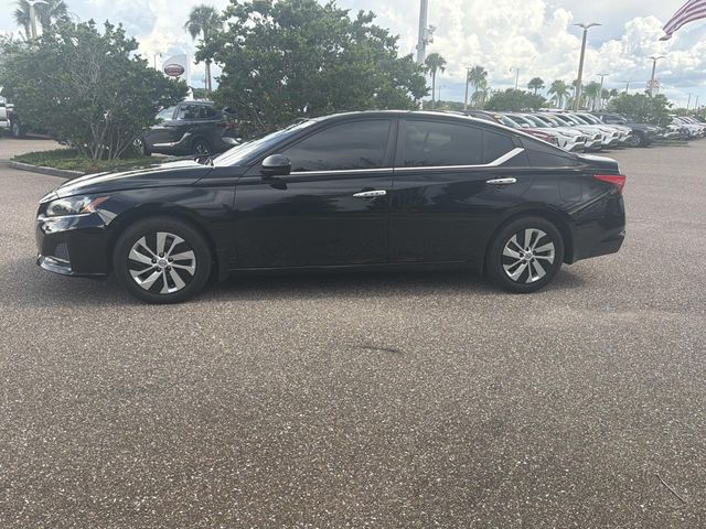 Used 2025 Nissan Altima Sedan