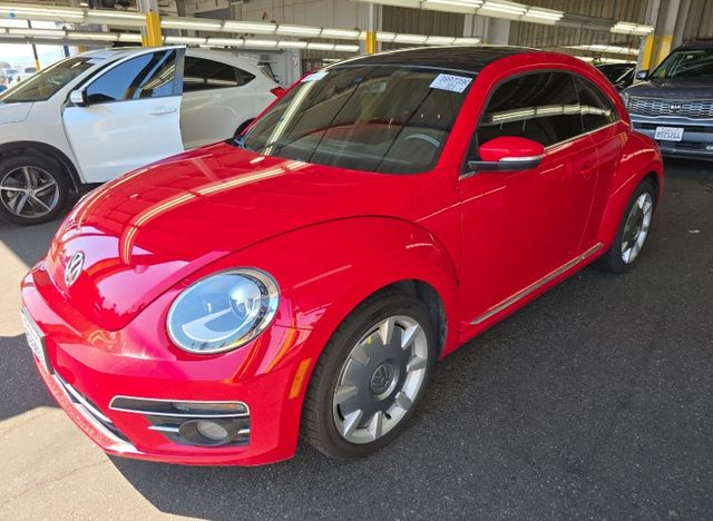 Tornado Red 2018 Volkswagen Beetle 2.0T SE Hatchback FWD Hatchback Front-Wheel Drive 6-Speed Automatic