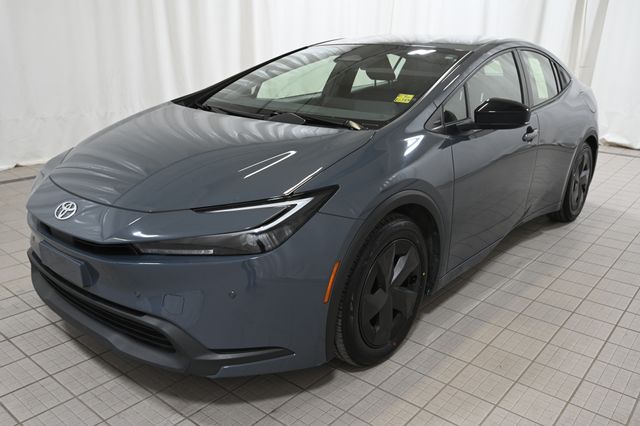 Used 2023 Gray Toyota LE image 16