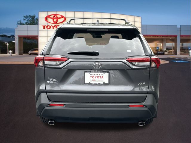 2024 Toyota RAV4 XLE 27