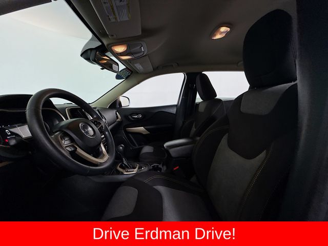 Used 2018 Jeep Cherokee SUV