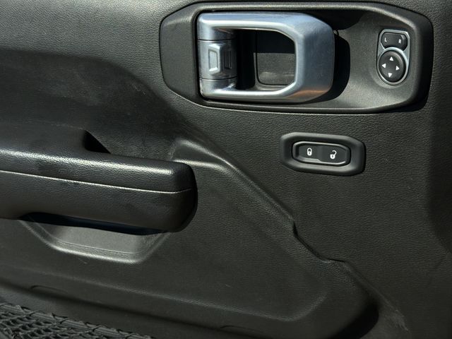 Used 2023 Silver Jeep Sport S image 33