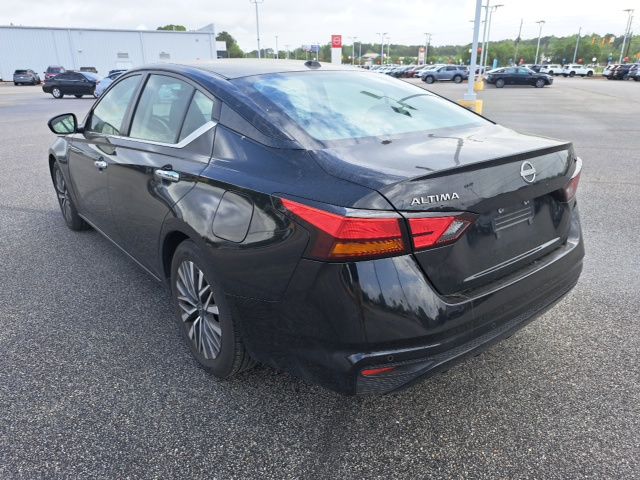 Used 2024 Black Nissan 2.5 SV image 6