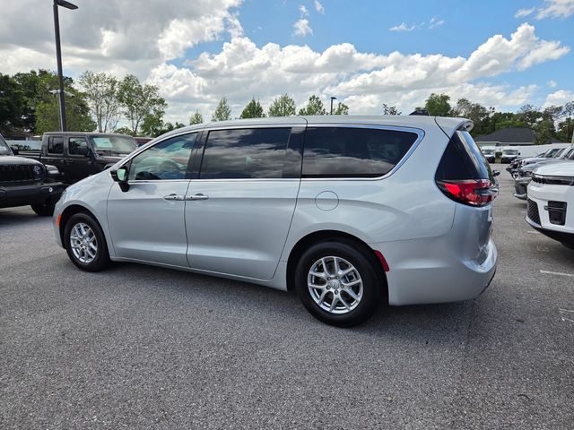 New 2026 Silver Chrysler Select image 10