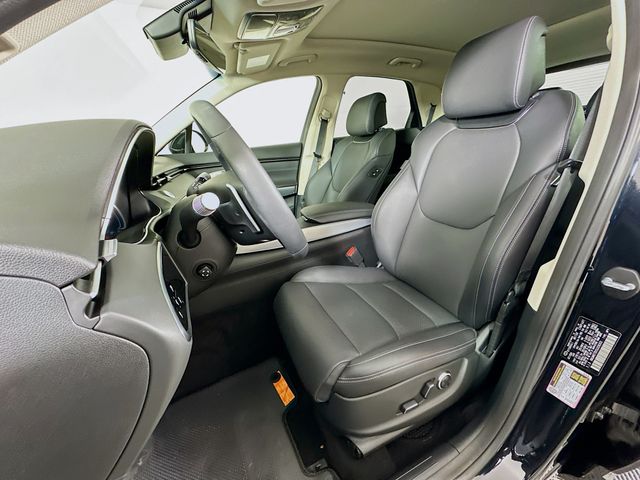 2025 Genesis GV70 Select 21