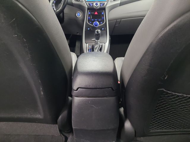 2014 – Hyundai – Elantra