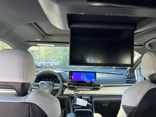 New 2026 Toyota Sienna Van