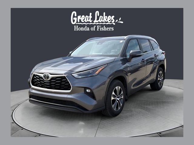 Magnetic Gray Metallic 2024 Toyota Highlander XLE AWD SUV / Crossover All-Wheel Drive 8-Speed Automatic