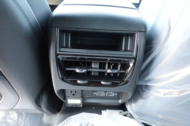 new 2025 Jeep Grand Cherokee car, priced at $37,775