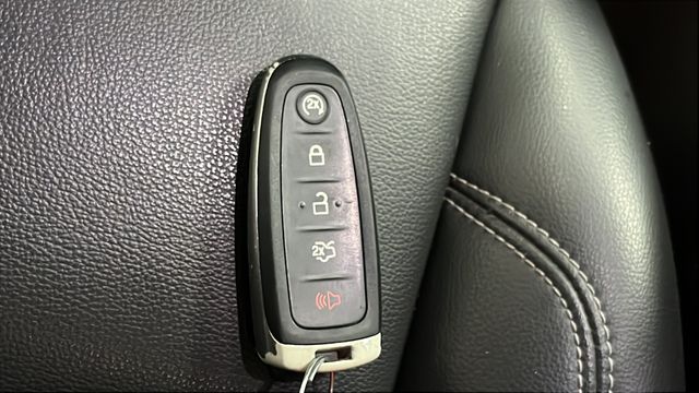 Used 2019 Sea Green Ford SEL image 36