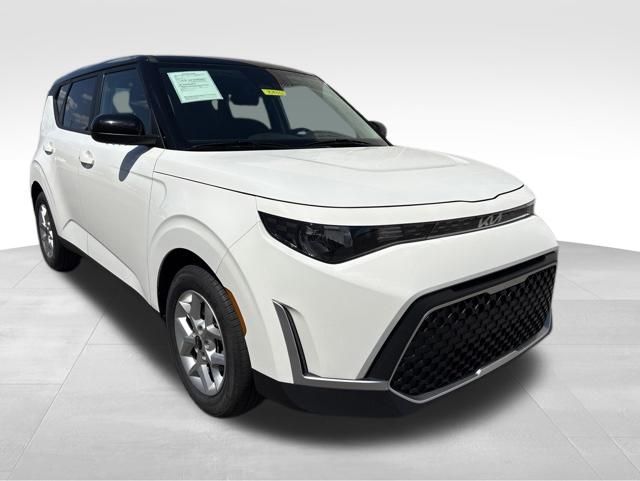 Clear White/Black Roof 2024 Kia Soul S FWD SUV / Crossover Front-Wheel Drive Continuously Variable Transmission
