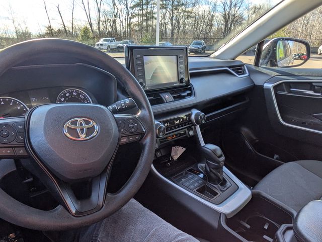 2022 Toyota RAV4 XLE 30