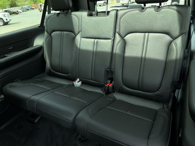 New 2026 Silver-Zynith Exterior Paint Jeep Limited Altitude image 20