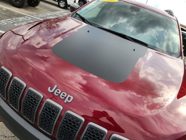 View vehicle photo 4