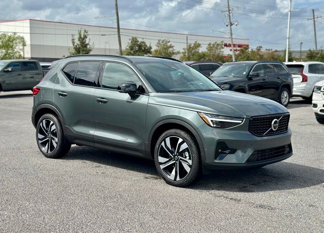 2026 Volvo XC40 B5 Ultra