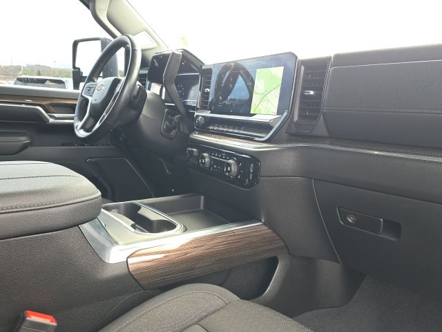 2024 Chevrolet Silverado 2500HD LT:45240A