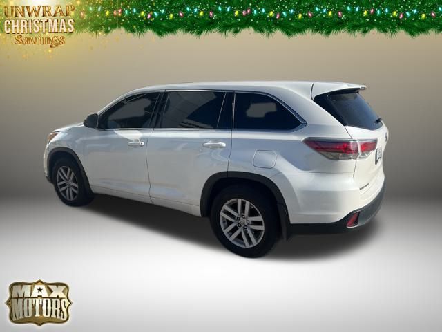 2015 Toyota Highlander LE Plus V6 3