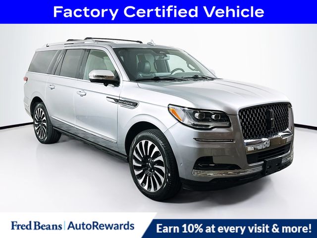 Silver Radiance Metallic Clearcoat 2024 Lincoln Navigator SUV / Crossover Four-Wheel Drive Automatic