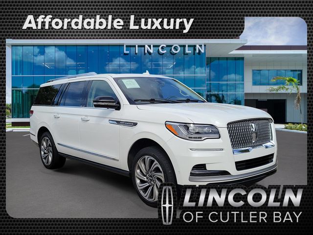 White Metallic 2022 Lincoln Navigator SUV / Crossover 4X2 Automatic