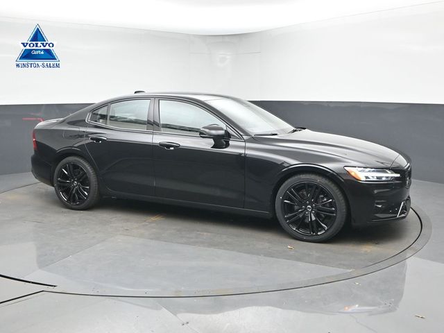 Onyx Black Metallic 2023 Volvo S60 B5 Plus Black Edition AWD Sedan All-Wheel Drive Automatic