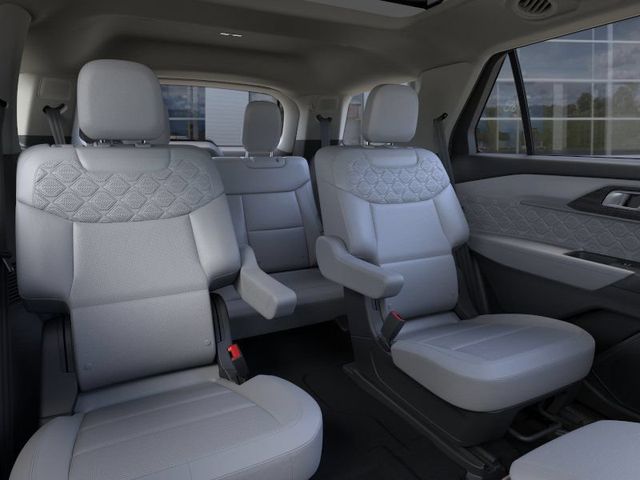 New 2026 Star White Metallic Tri-Coat Ford Platinum™ image 12
