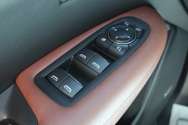 Used 2024 White Cadillac Premium Luxury image 9
