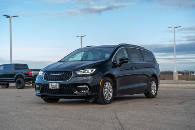 2021 Chrysler Pacifica Touring L 3