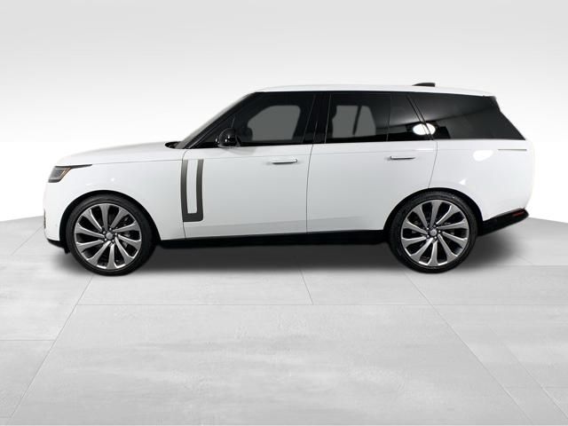 2023 Land Rover Range Rover SE 4