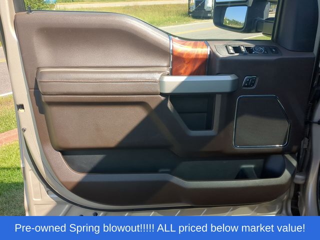 Used 2017 White Gold Metallic Ford King Ranch image 20