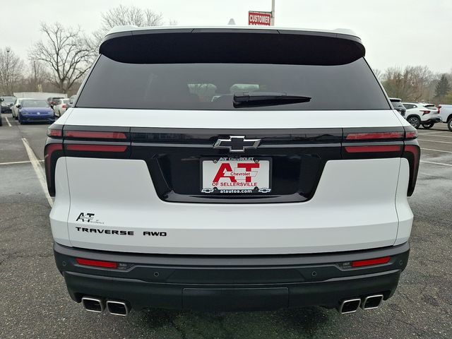 used 2025 Chevrolet Traverse car, priced at $40,550