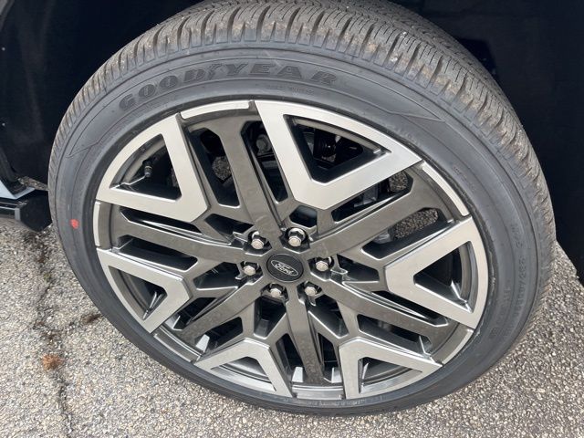 2026 Ford Expedition Platinum:168602