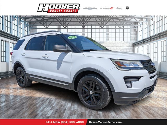 Oxford White 2018 Ford Explorer XLT AWD SUV / Crossover All-Wheel Drive 6-Speed Automatic