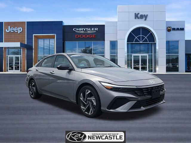 Fluid Metal 2025 Hyundai Elantra Sedan Front-Wheel Drive Continuously Variable Transmission