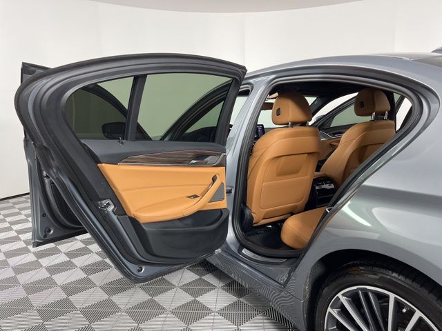 2023 Skyscraper Gray Metallic BMW 5 Series 540i RWD Sedan