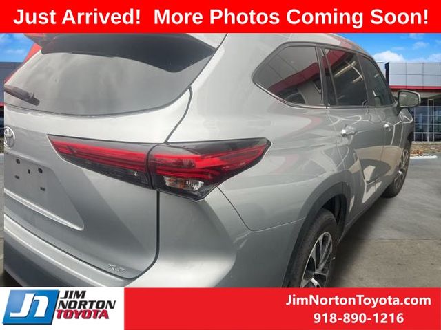 2023 Toyota Highlander XLE 3