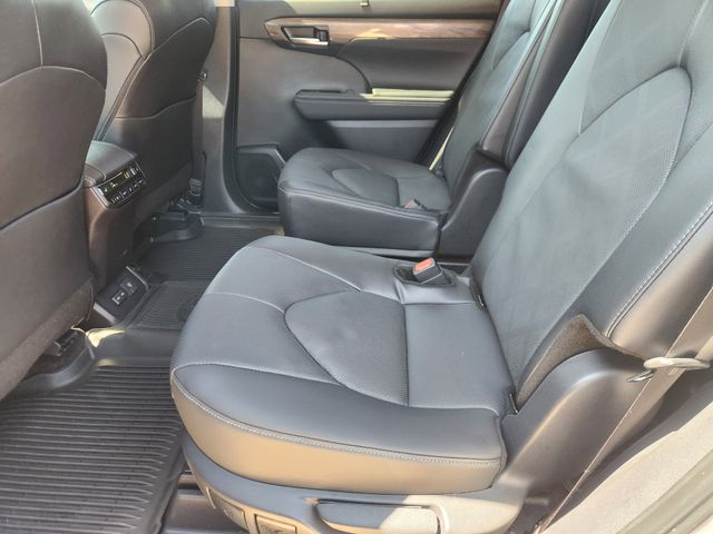2025 Toyota Highlander Platinum Silver at Don McGill Toyota