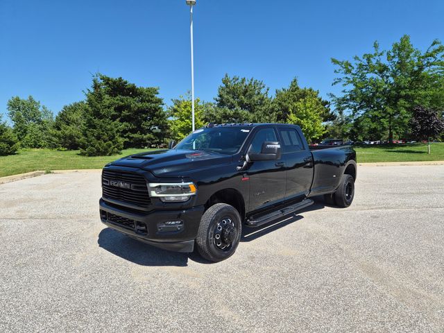Diamond Black Crystal Pearlcoat 2024 RAM 3500 Pickup Truck Four-Wheel Drive 6-Speed Automatic