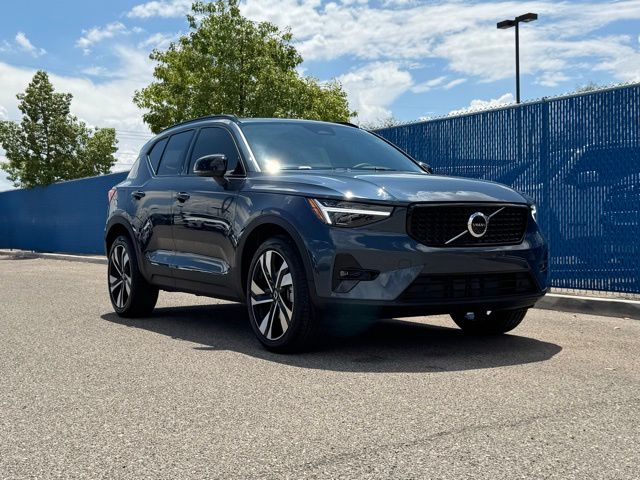 2026 Volvo XC40